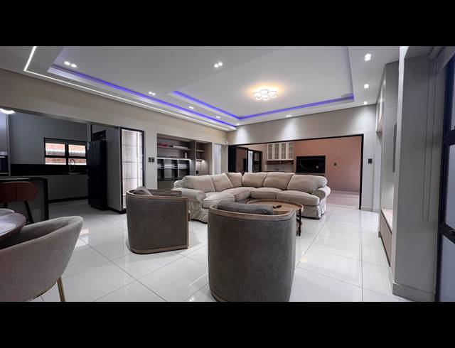 5 BEDROOM HOUSE FOR SALE IN MALMESBURY RURAL